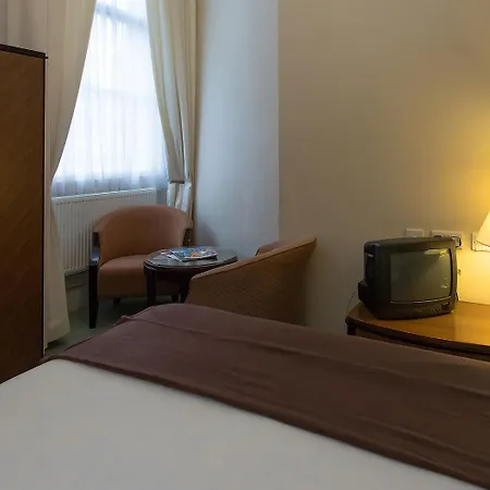 Hotel The Grand