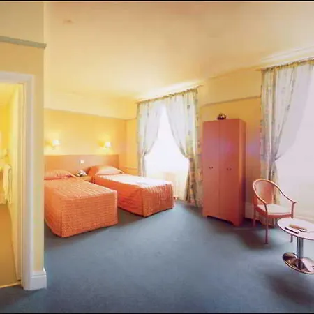 Hotel The Grand