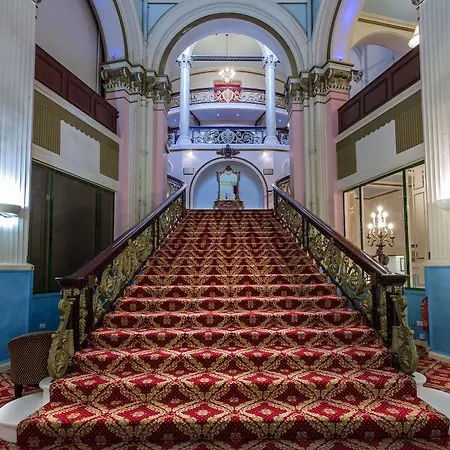 Hotel The Grand