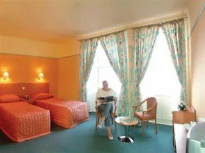 Hotel The Grand