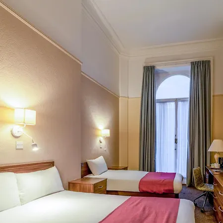 Hotel The Grand